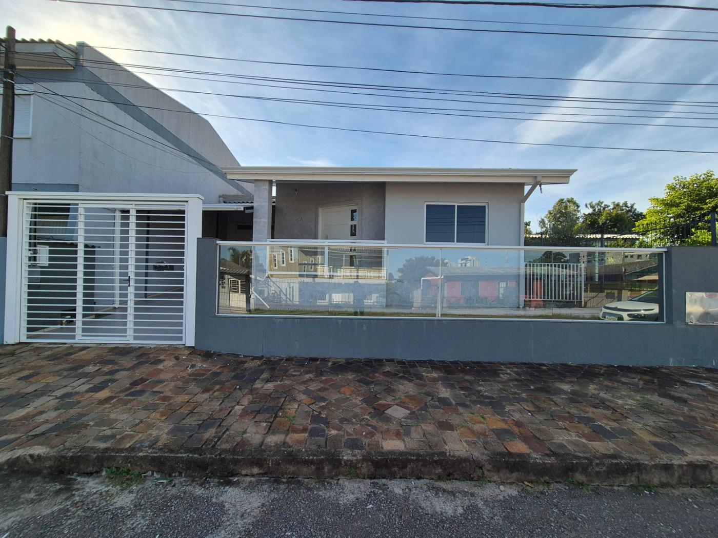 Casa 3 Dormitórios em Passo Fundo — Lorenzato Imóveis