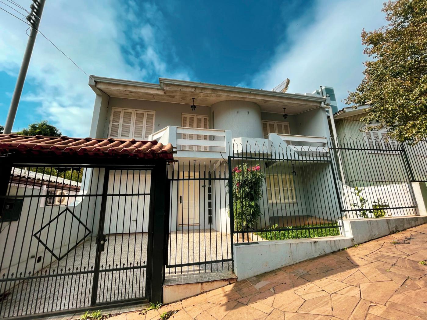 Casa 3 Dormitórios em Passo Fundo — Lorenzato Imóveis