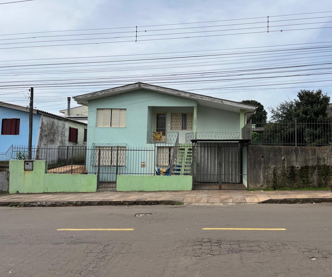 Casa 6 Dormitórios em Passo Fundo — Lorenzato Imóveis