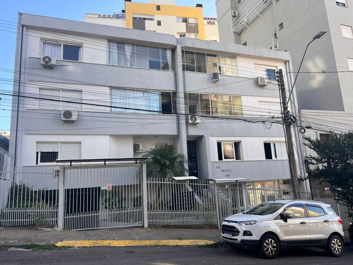 Apartamento no Ed. Imola em Passo Fundo — Lorenzato Imóveis